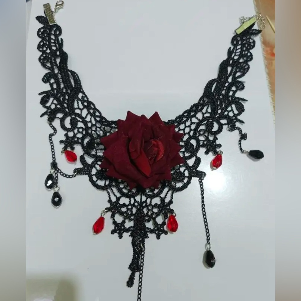SOLD Lulu’s Red Rose Black Lace Choker Necklace - Picture 2 of 2